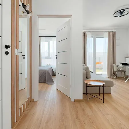 Apartment Bright With Parking & Garden By Renters Warschau