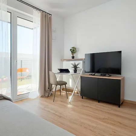 Apartment Bright With Parking & Garden By Renters *