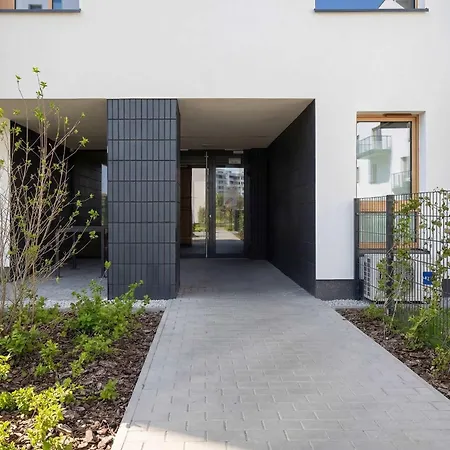Bright With Parking & Garden By Renters 바르샤바