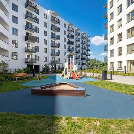 Bright With Parking & Garden By Renters 아파트